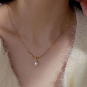 Elegant 18k Yellow Gold/Silver Rope moon pendant